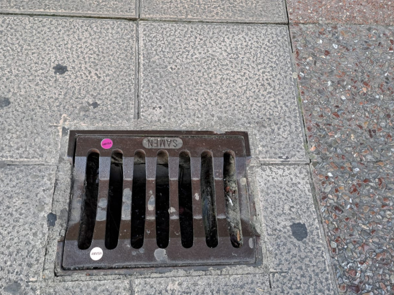 Una alcantarilla de Vitoria-Gasteiz