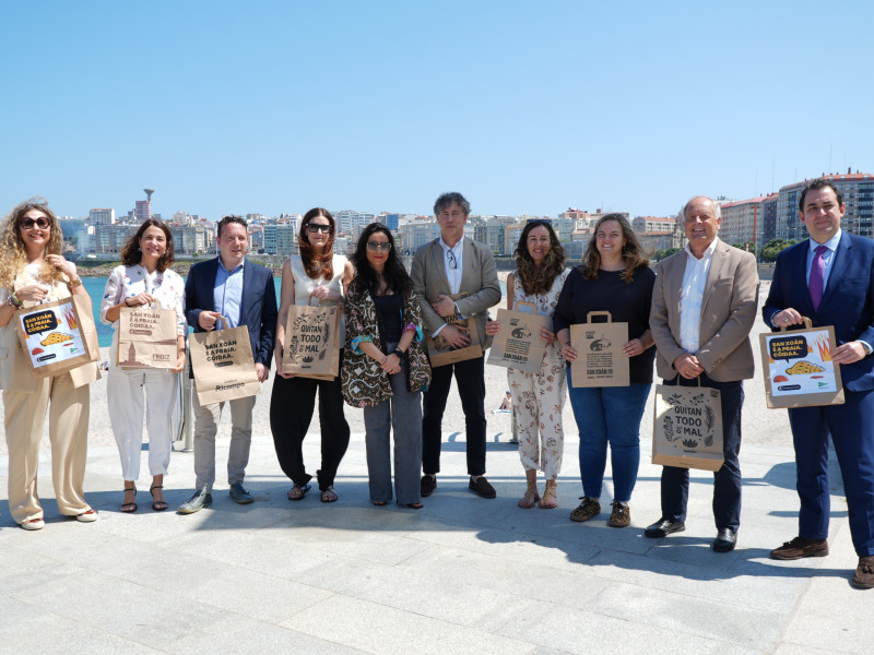 Presentación da campaña de reparto de bolsas de papel no San Xoán