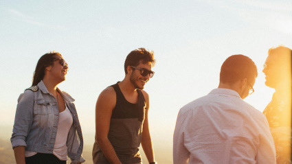 Frases que parecen inofensivas pero pueden romper una amistad en segundos