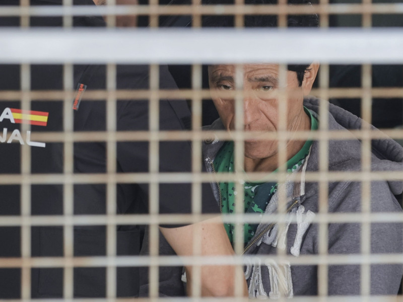 Paso a disposición judicial del asesino confeso de su mujer en la Sagrada Familia (A Coruña)