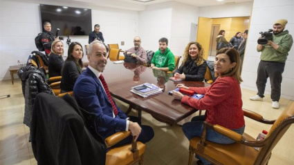 Junta de Personal Docente reunida con Sergio Silva, Consejero de Educación