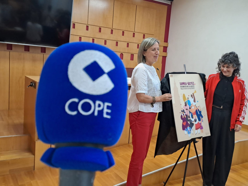 Presentación en el Ayuntamiento del cartel ganador