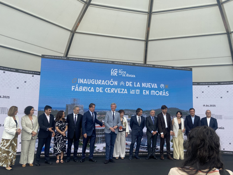 Acto de inauguración de la fábrica de Estrella Galicia en Morás