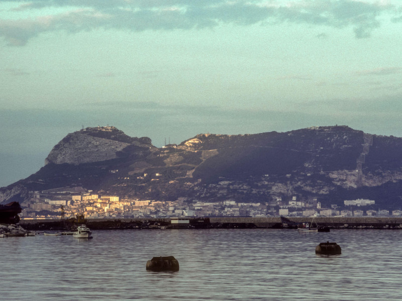 Gibraltar visto desde Algeciras, en los años 80
