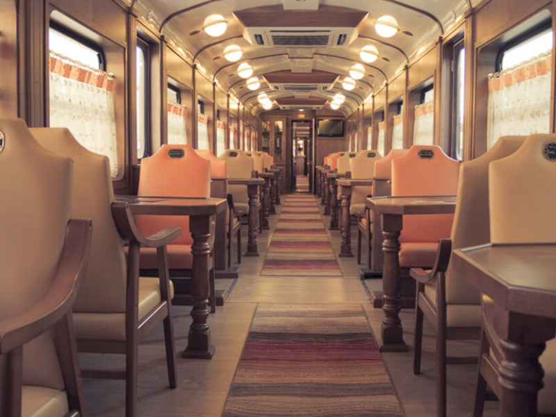 De Bilbao a León abordo de un tren histórico: El expreso de la Robla
