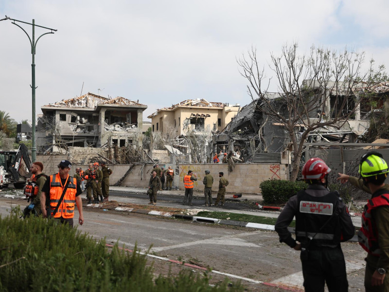 Misil iraní impacta en Tel Aviv