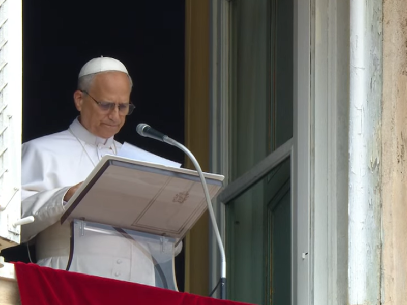 El Papa León XIV en el rezo del Ángelus en el domingo del Corpus