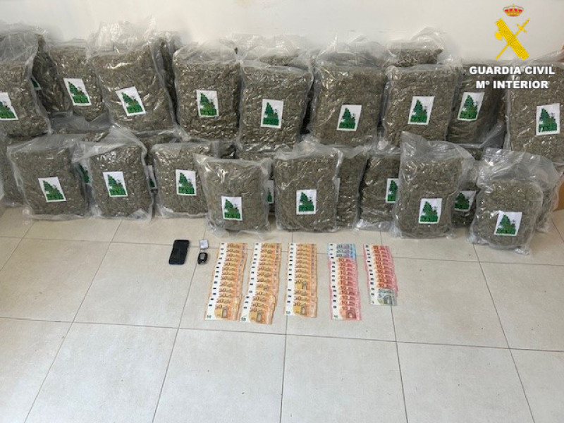 Marihuana incautada por la Guardia Civil en Benicarló