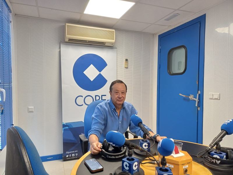 El doctor José María Alonso, en los estudios de COPE