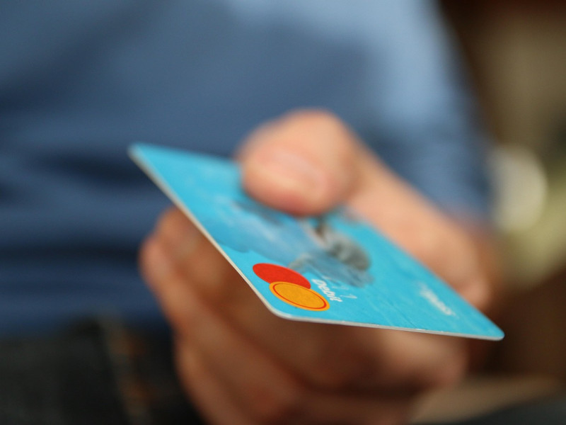 Pagar con tarjeta es, sin duda, la opción más cómoda para muchos viajeros