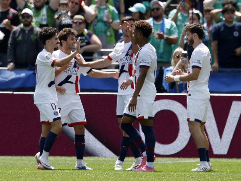 El PSG celebra el gol al Seattle