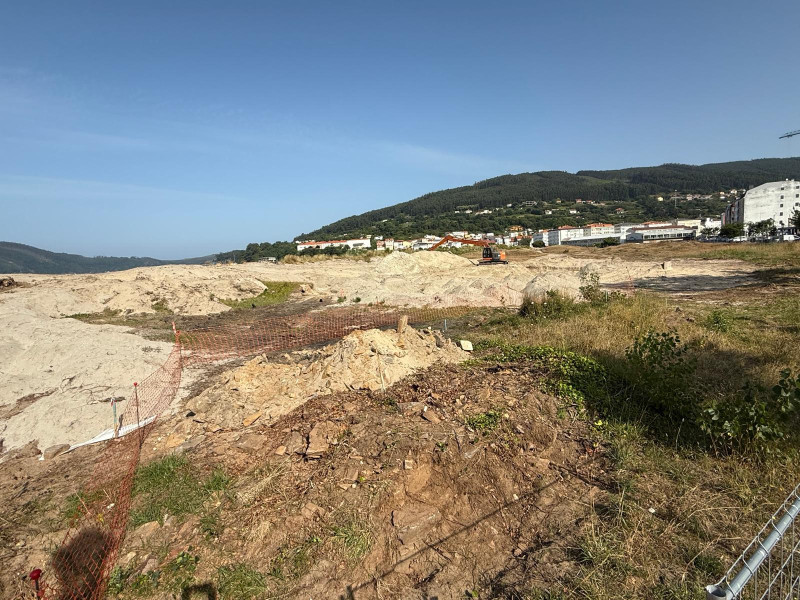 En la playa de A Madalena se está realizando una actuación