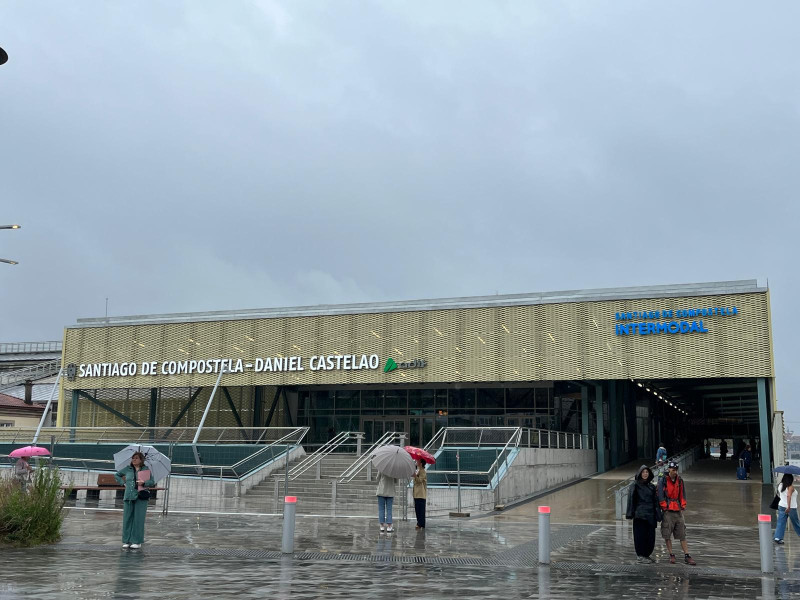 Imagen exterior del acceso a la Intermodal Daniel Castelao
