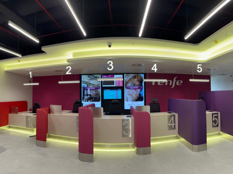 Zona de venta de billetes de RENFE