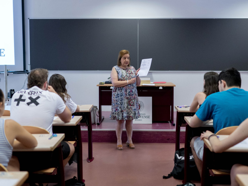 Convocatoria de exámenes en un aula