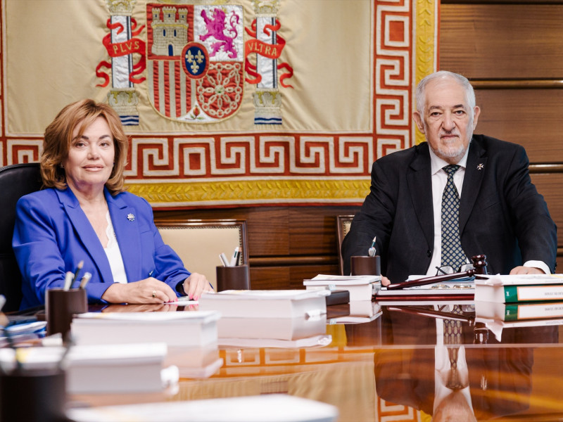 El presidente del Constitucional, Conde Pumpido y la vicepresidenta y ponente, Inmaculada Montalbán