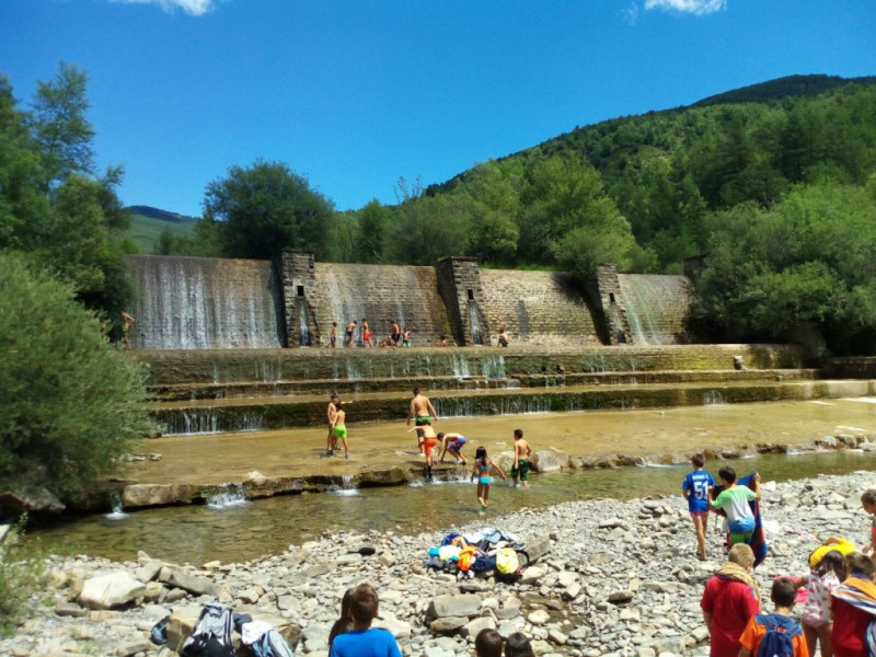 La presa de Isín, en el Alto Gállego, es una de las más concurridas