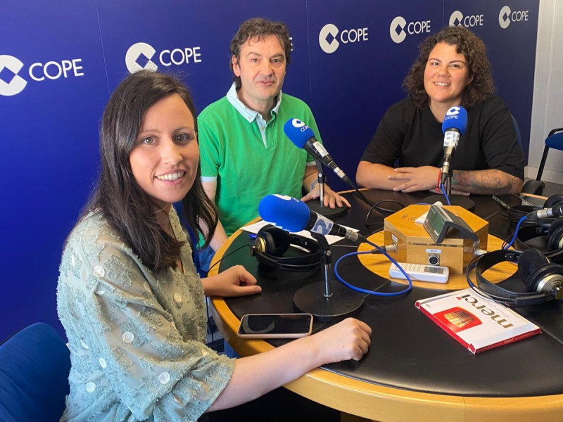 La madre de Marcos y la jefa de estudios en COPE