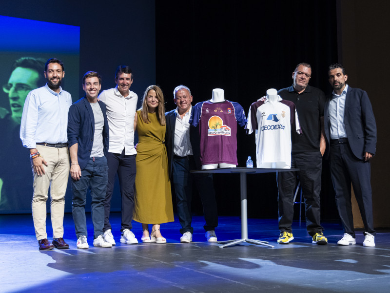 Momento posterior a la charla coloquio con Unai Emery