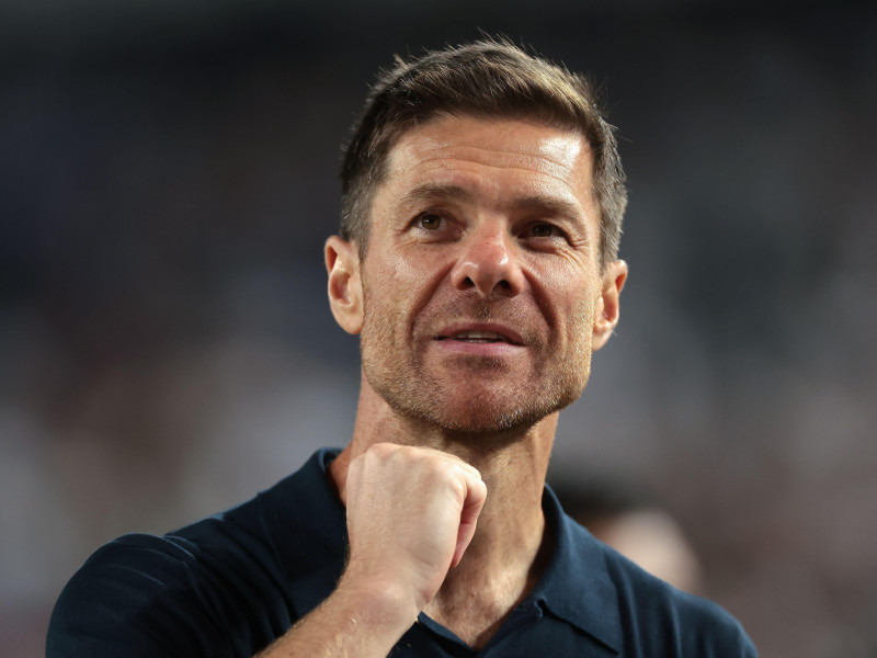 Xabi Alonso, entrenador del Real Madrid, reacciona tras el pitido final del partido de la Copa Mundial de Clubes de la FIFA FC Salzburg vs Real Madrid