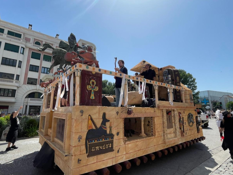 ASOCIACIÓN METAL CASTELLAE. CARROZA: "EL TEMPLO DEL METAL"