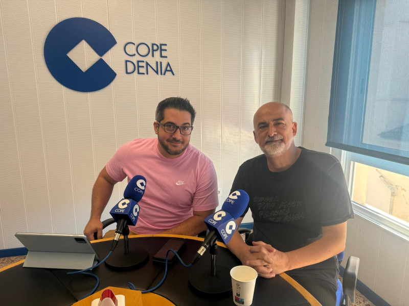 Àlex Ordines, representante de los taxistas, y Javier Scotto, concejal de Seguridad Ciudadana en Dénia, en COPE Dénia Marina Alta