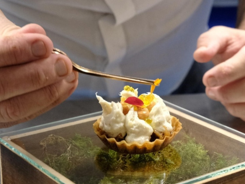 Esta es la tapa "Os polos opostos" elaborada por restaurante Bacelo de Ferrol