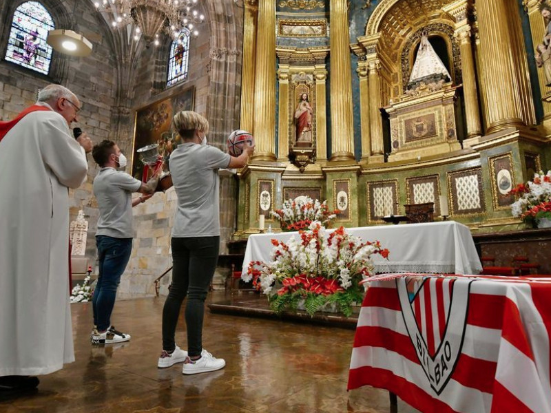 Ofrenda del Athletic Club a la Virgen de Begoña, patrona de Vizcaya