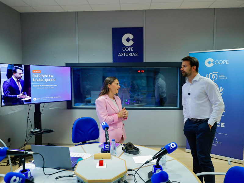 Álvaro Queipo en los estudios de COPE