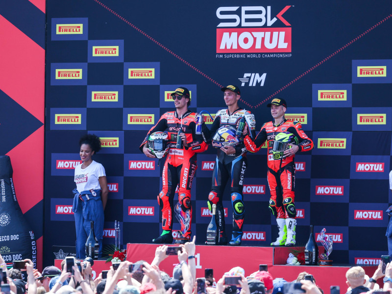 Podium del 15 de junio del 2025 Pirelli Ronda Emilia-Romaña