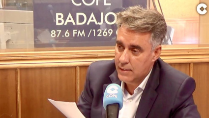 Joaquín Parra en los estudios de COPE Badajoz