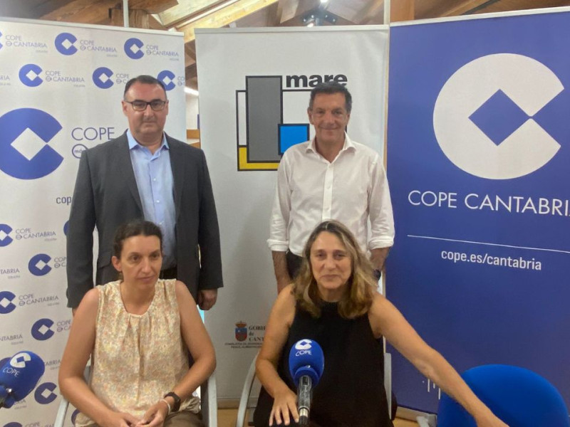 De izquierda a derecha, sentadas, María Sainz y María Tejerina. De pie, Alberto Quijano y Pedro Ruiz