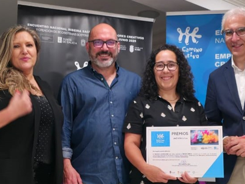 Los impulsores de Artesanía do Pasatempo recogen su premio