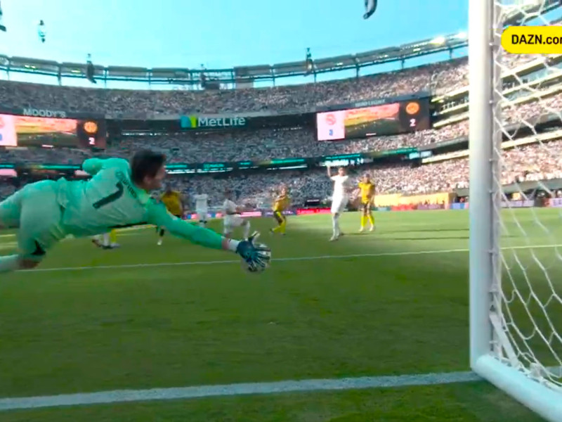 Paradón de Courtois en la última jugada del Real Madrid-Borussia Dortmund