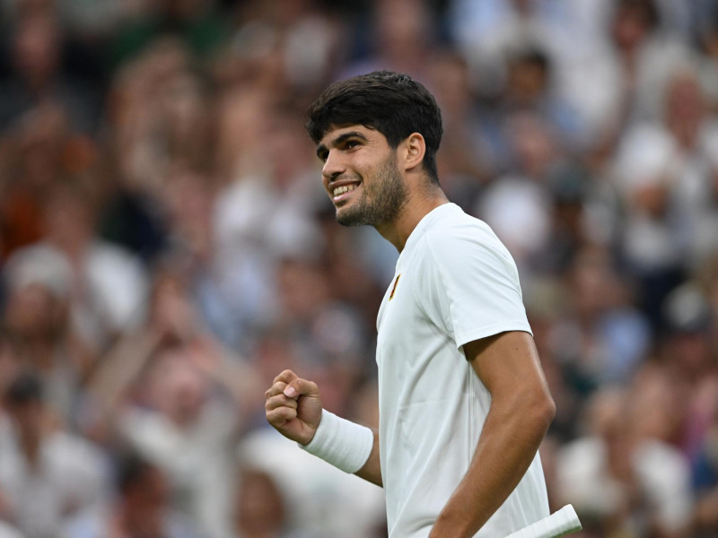 Carlos Alcaraz celebra un punto contra Rublev