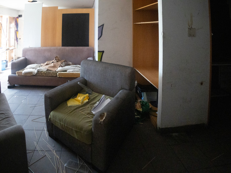 Interior del hotel ocupado conocido como 'La Jungla' en el barrio de San Blas. Archivo