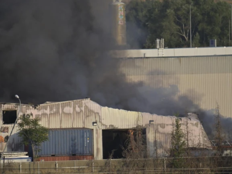 Planta-de-baterías-de-litio-incendiada-en-Azuqueca-de-Henares