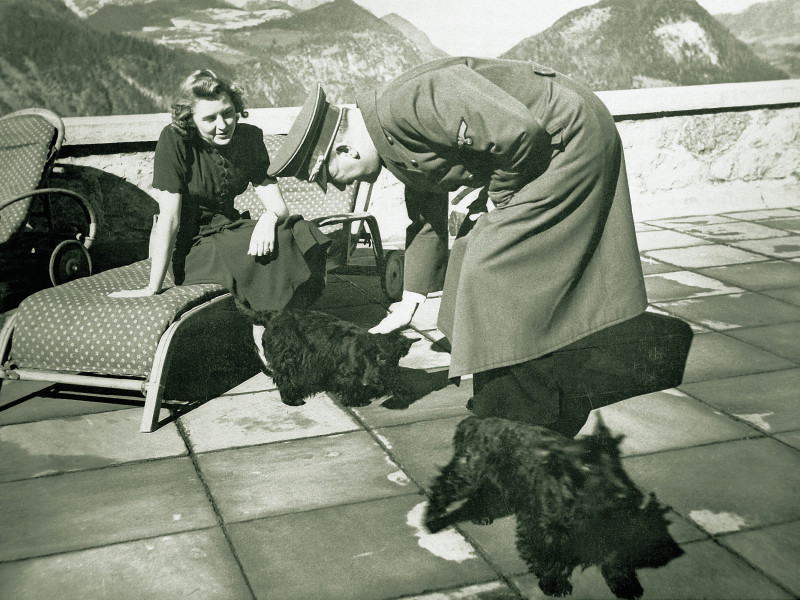 Eva Braun, Adolf Hitler, Terriers escoceses, Negus, Katuschka, K Hitler, Berchtesgaden, Alemania