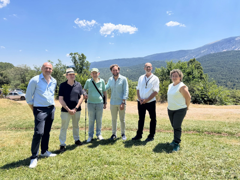 El presidente de la DPH junto a autoridades de la zona