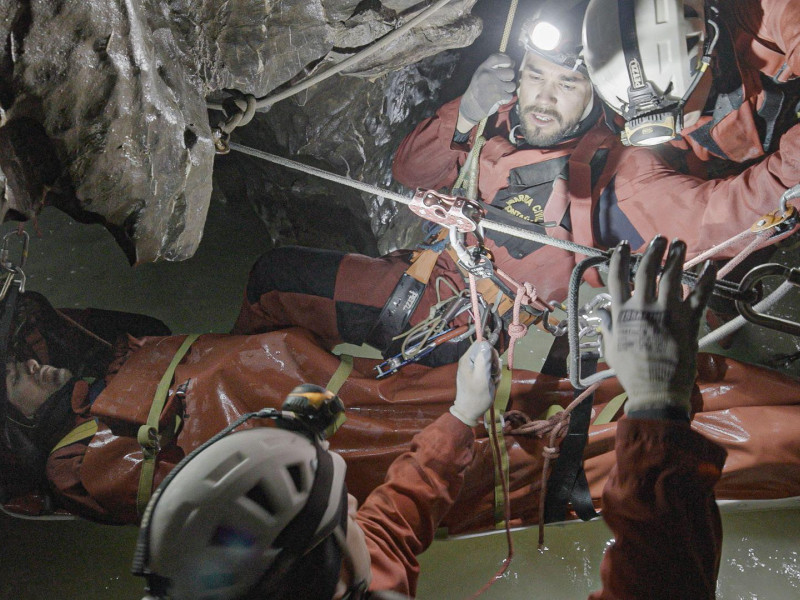 Rescate dentro de una cueva.