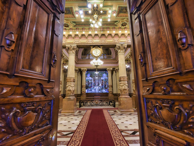 Vidriera principal del palacio