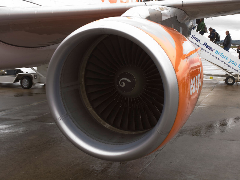 Motor de un avión Airbus A319 en Bristol