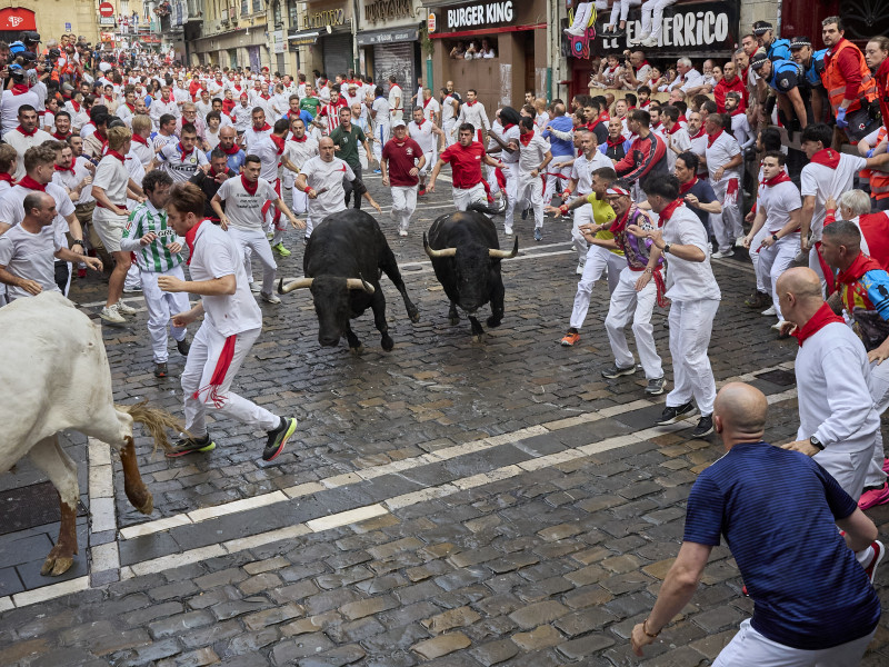 El motivo histórico que hay tras el viaje de este madrileño a Pamplona de madrugada: cada año y por San Fermín