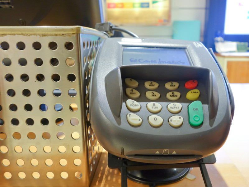 Máquinas de tarjetas de mostrador Máquina PIN para código en El Corte Inglés