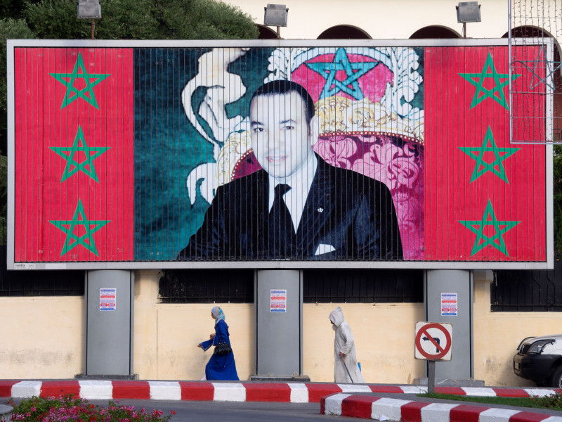 Cartel con el retrato de Mohammed VI, rey de Marruecos