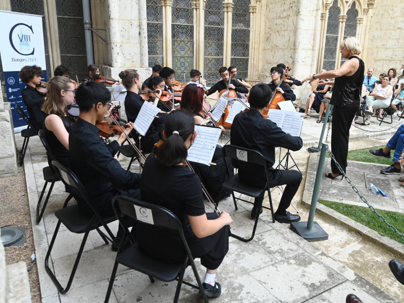 Concierto del Burgos International Music Festival (BIMF) Chamber Orchestra en el claustro de la Catedral de Burgos