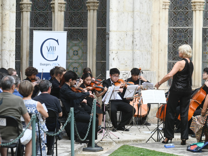 Concierto del Burgos International Music Festival (BIMF) Chamber Orchestra en el claustro de la Catedral de Burgos