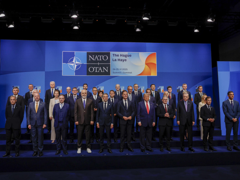 Foto de los líderes en la cumbre de la OTAN en La Haya