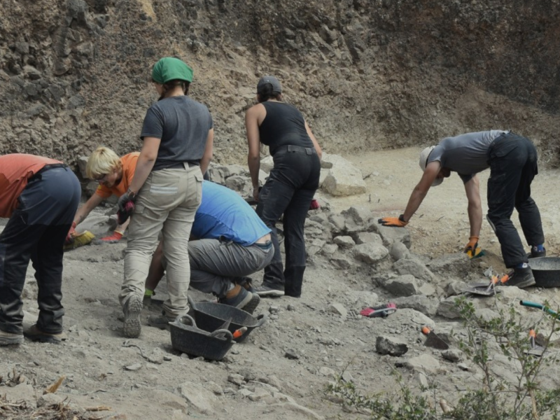 Los arqueólogos trabajan en el Cabezo María