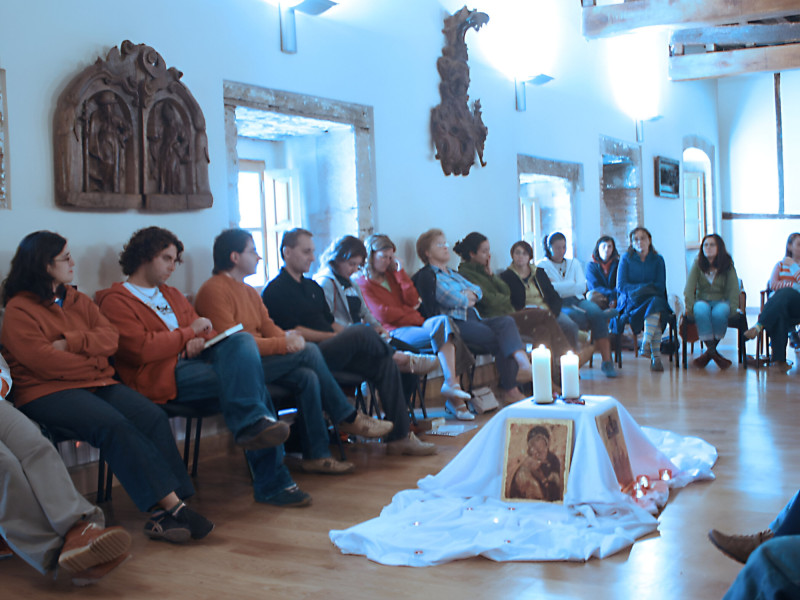Comunidad Fe y Vida: reunión de jóvenes